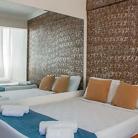 Toros Hotel *